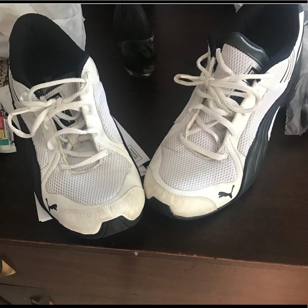 Men’s puma sneakers